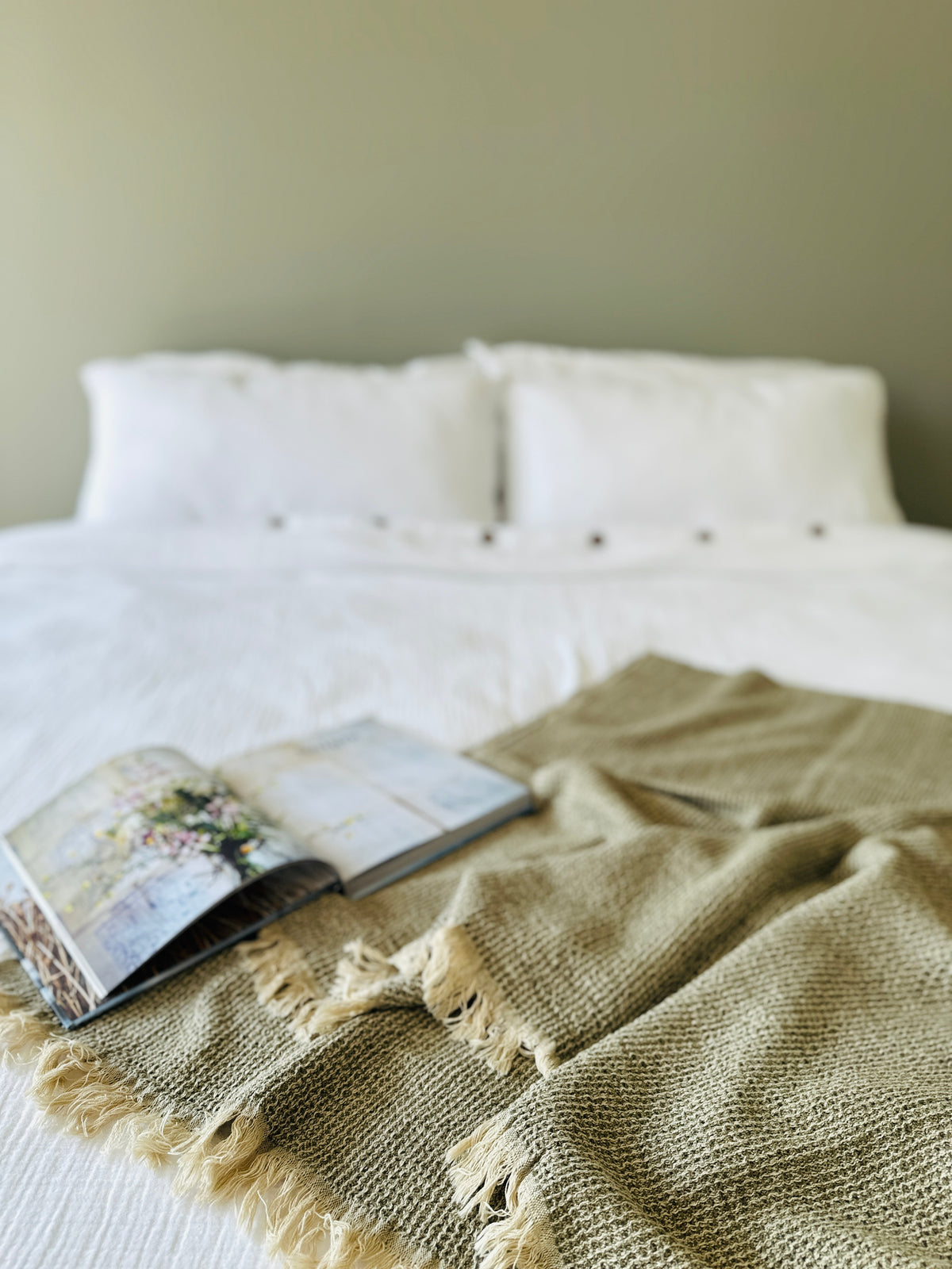 Sage Waffle Throw – Soft Textured Cotton Blanket in Earthy Tones